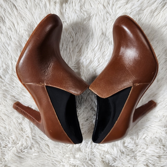 Levity Whitney Heeled Bootie - Picture 4 of 9